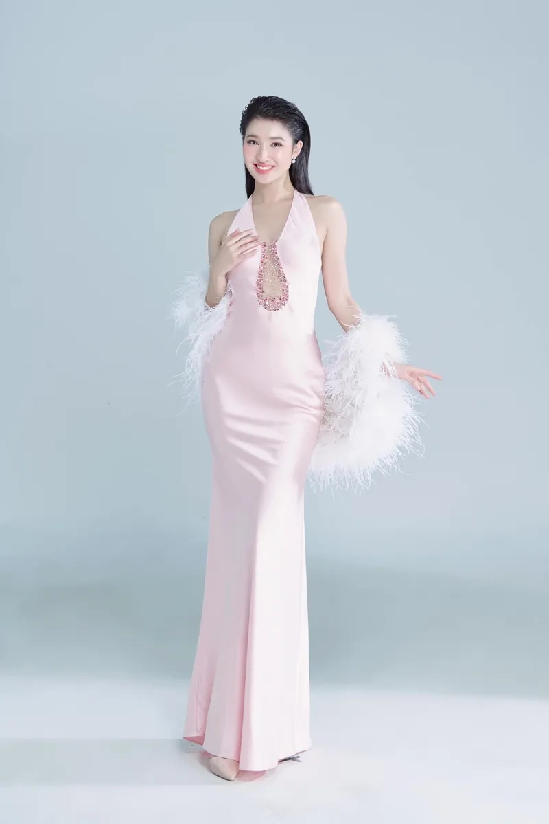 Khám phá Á hậu Phương Nhi qua ảnh nhan sắc rạng ngời