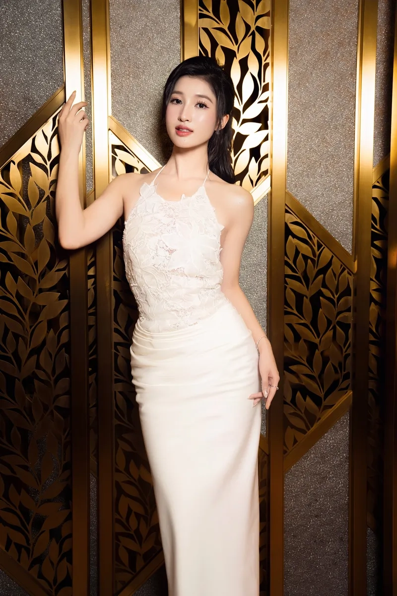 Á hậu Phương Nhi hoa hậu là ai qua ảnh nhan sắc cuốn hút