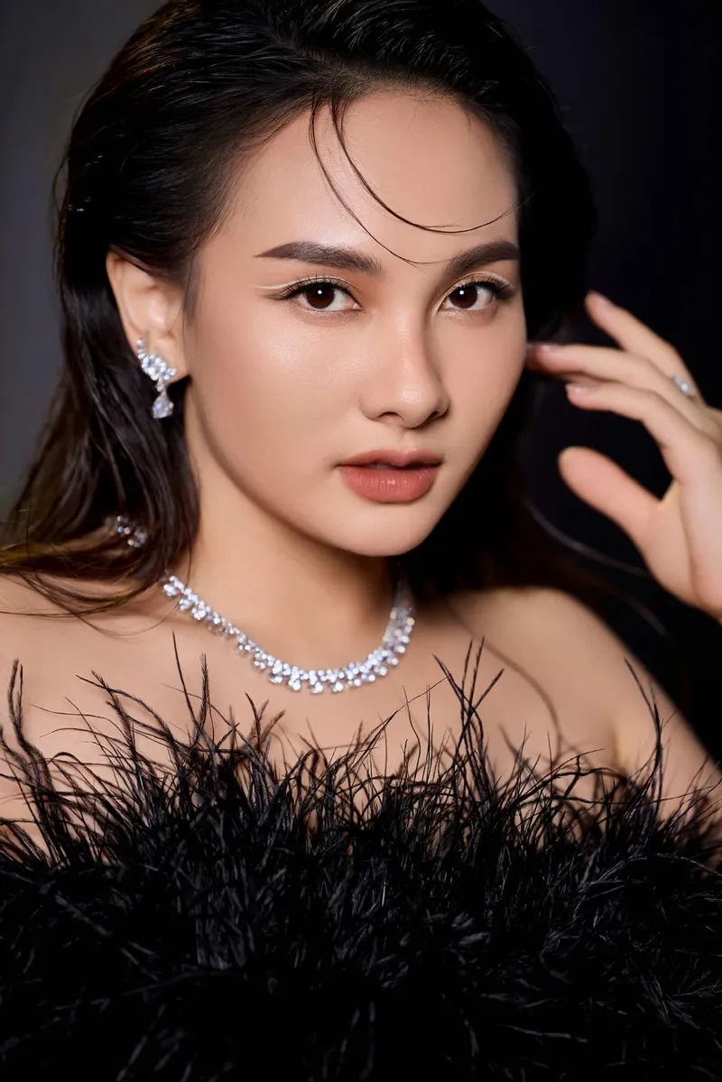 Bảo Thanh chiều cao gây chú ý với số đo hoàn hảo
