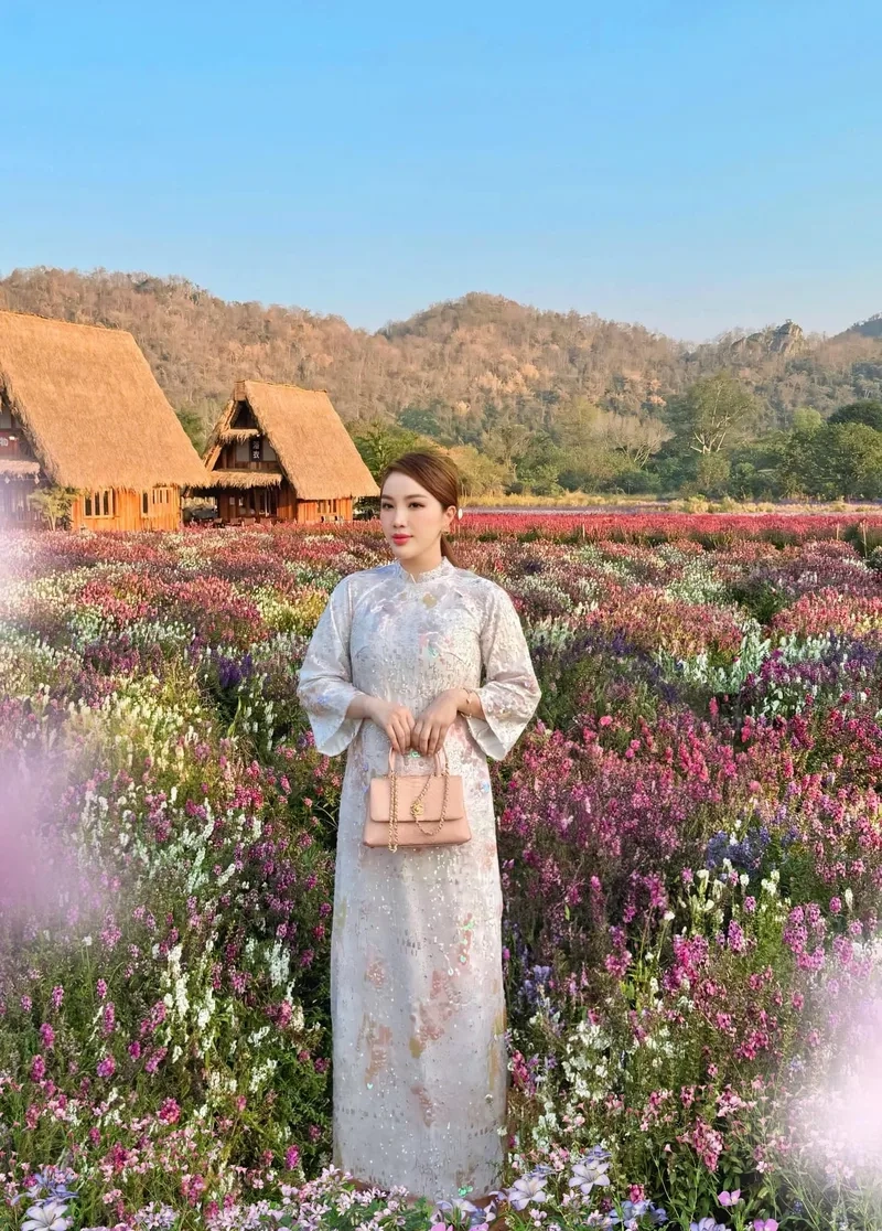 Ngôi Nhà Hoa Hồng Bảo Thy và Quang Vinh là bản hit huyền thoại