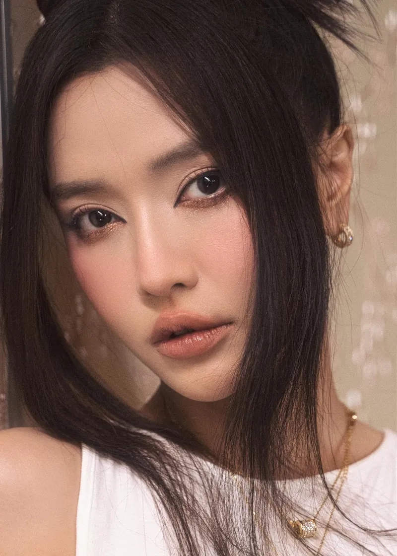 Nhạc tết Bích Phương làm không khí xuân thêm rực rỡ sắc màu
