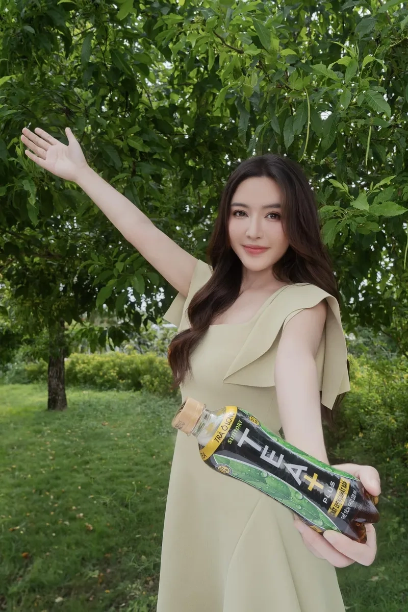Tuyển tập Bích Phương đưa bạn vào thế giới âm nhạc đầy màu sắc