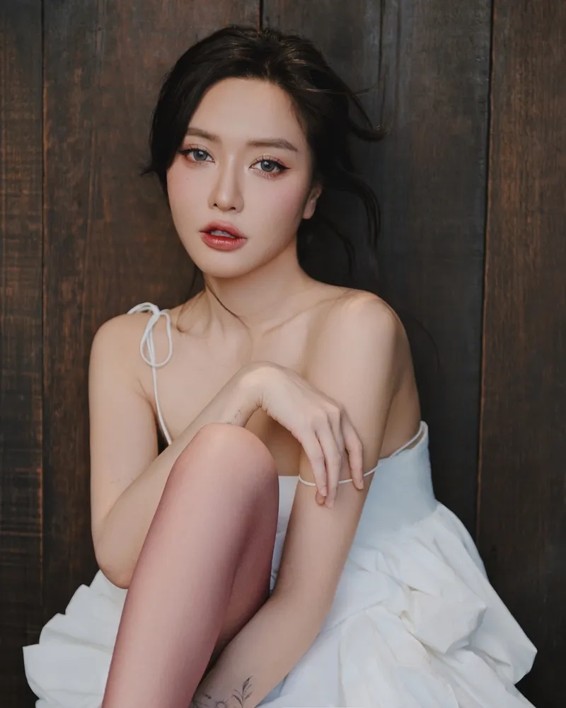 Nghe Bích Phương Bùa yêu để đắm chìm trong giai điệu cuốn hút