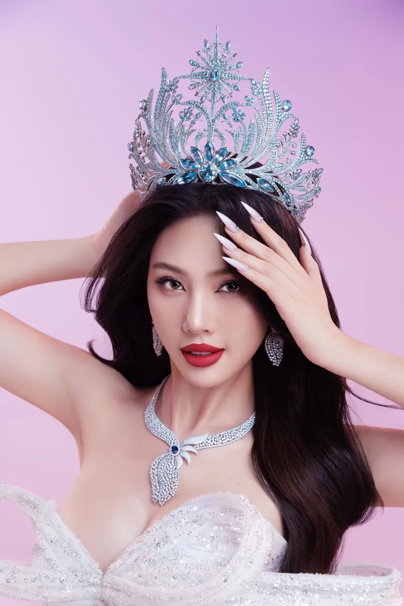 Xem Bùi Quỳnh Hoa Miss Universe với màn trình diễn đỉnh cao