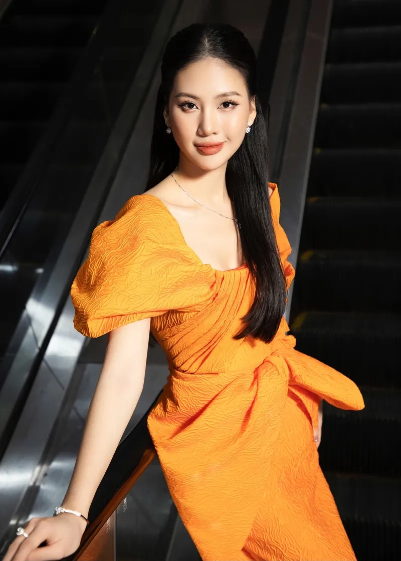 Bùi Quỳnh Hoa sinh năm 1998 và hành trình tỏa sáng