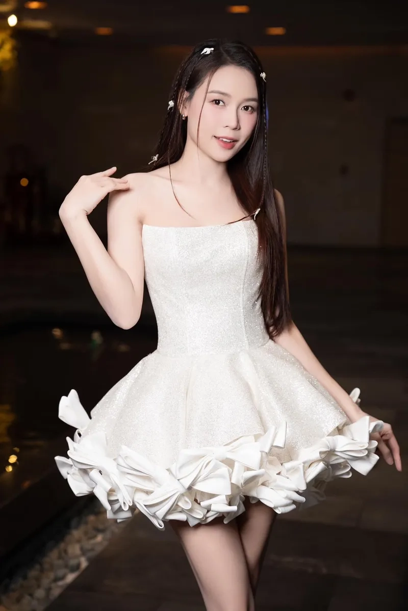 Diễn viên Sam cao bao nhiêu? Vóc dáng chuẩn của hot girl