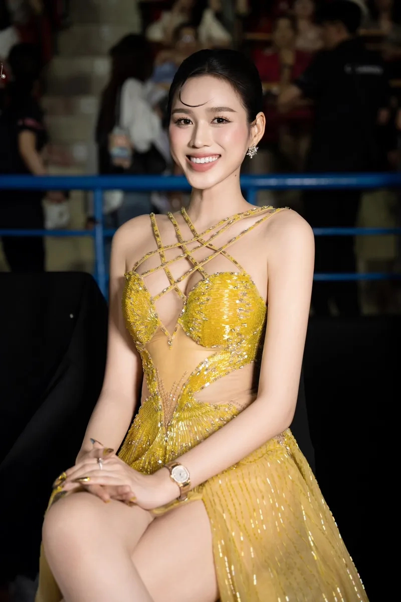 Số đo Hoa hậu Đỗ Thị Hà chuẩn từng centimet