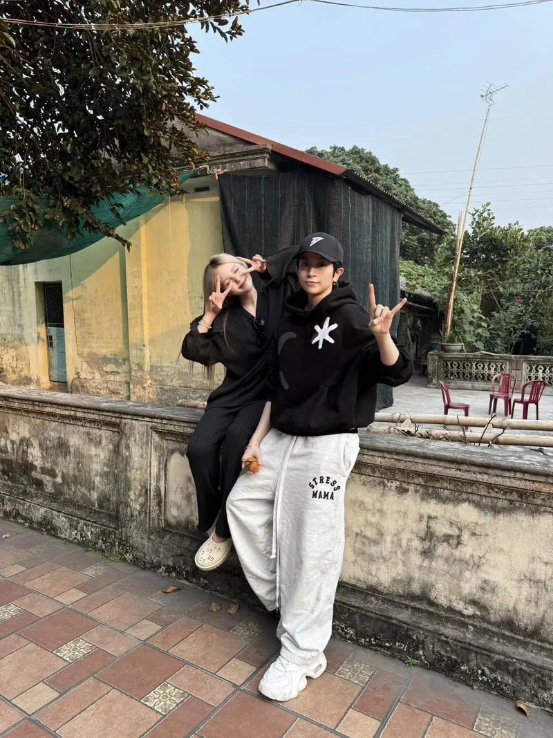 Gil Lê Xoài Non livestream thu hút hàng triệu lượt xem