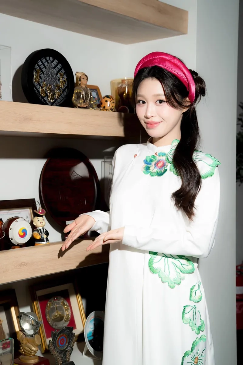 Han Sara người nước nào qua ảnh đậm chất Seoul