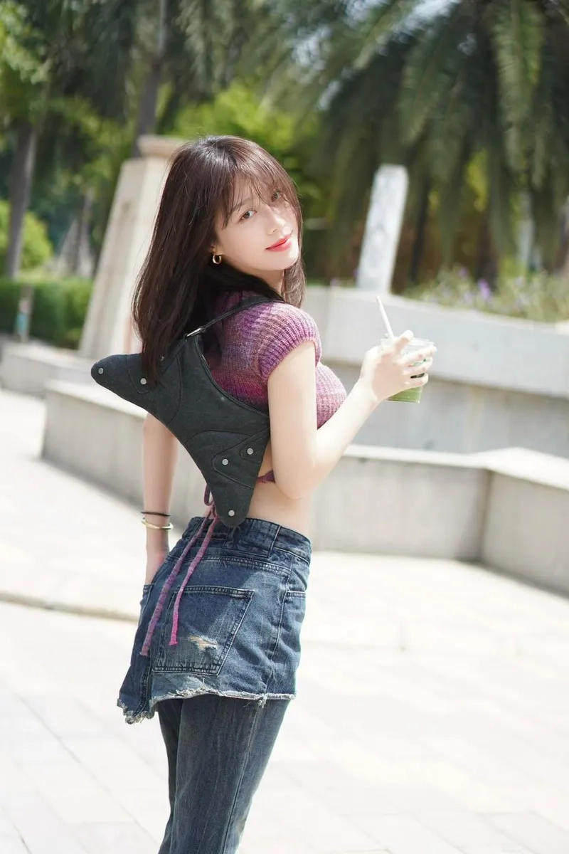 Han Sara songs trong ảnh sân khấu biểu diễn đỉnh cao