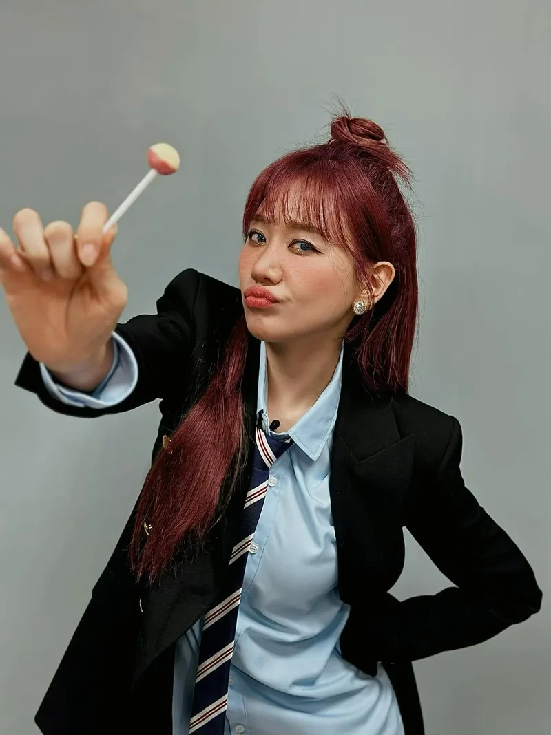 Hari Won Anh Cứ Đi Đi lyrics và câu chuyện tình buồn
