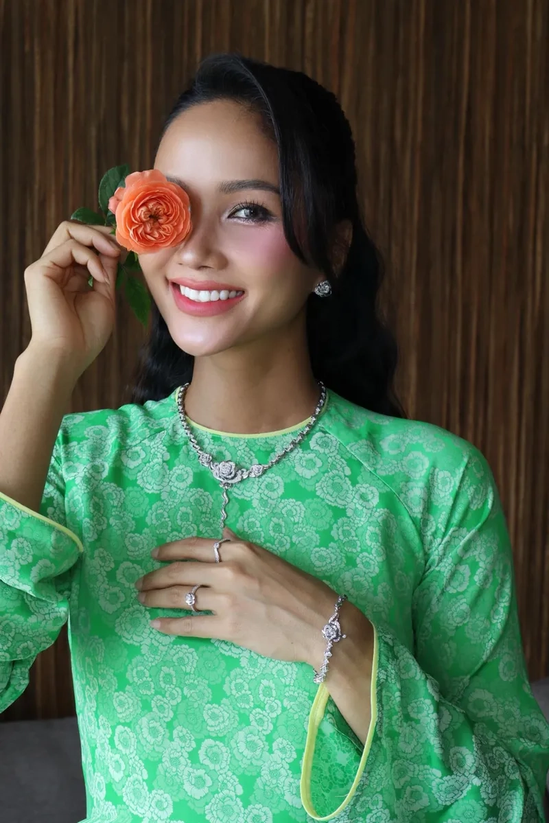 H'Hen Niê Hoa hậu và hành trình chinh phục vương miện