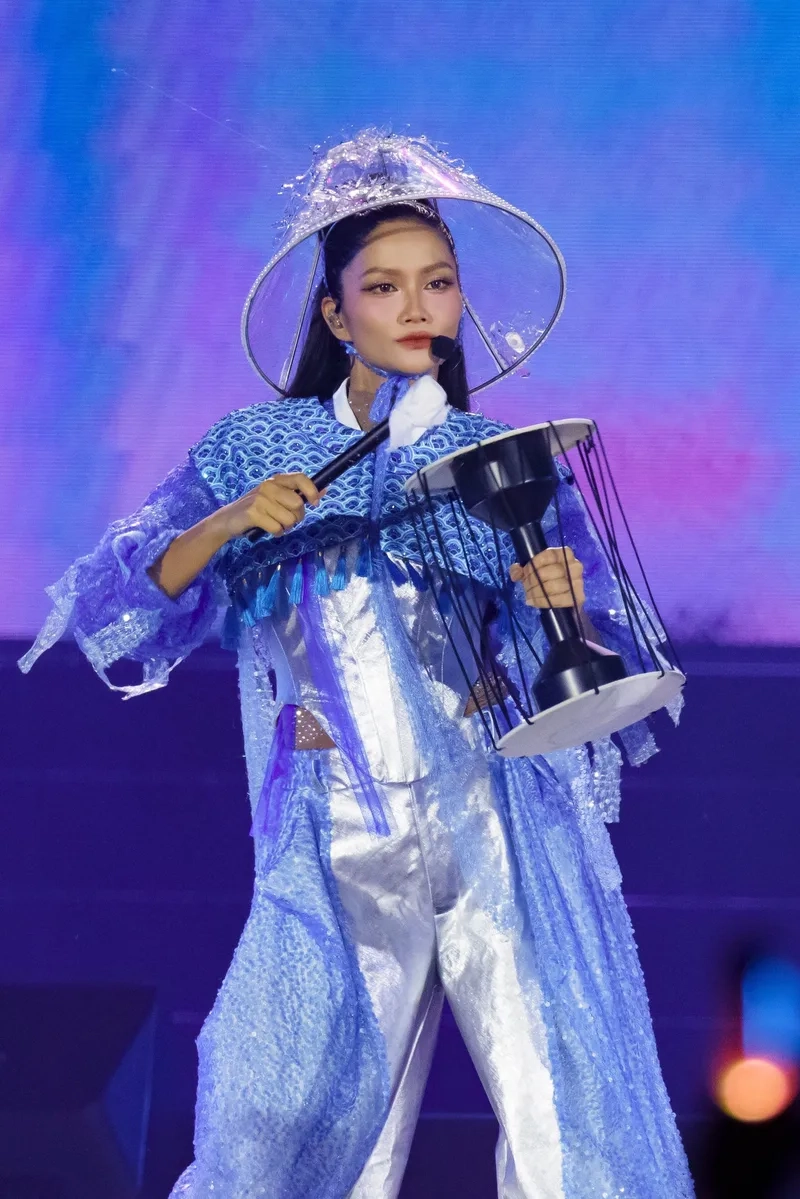 Hoa hậu H'Hen Niê thi Hoa hậu Thế giới và hành trình rực rỡ