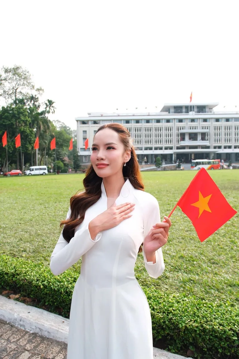 Hoa hậu Lê Hoàng Phương là ai? Nàng hậu tài sắc vẹn toàn