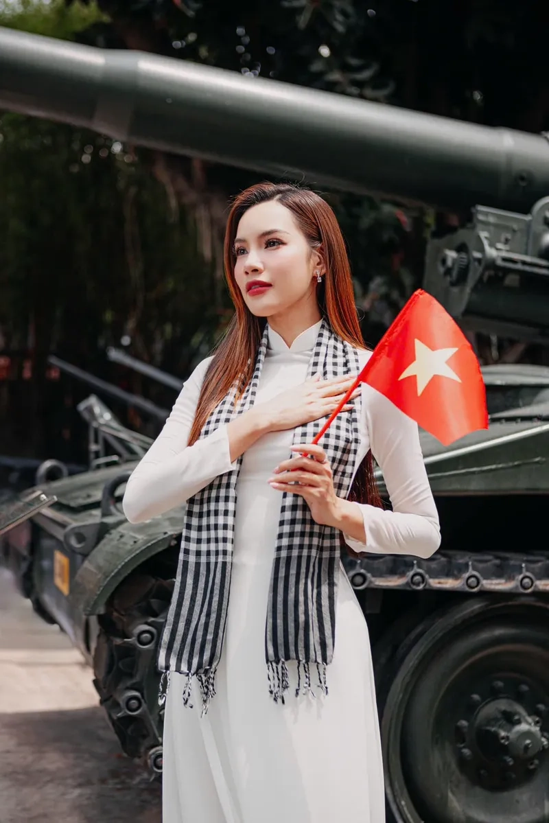 Lê Hoàng Phương hát chúc mừng sinh nhật gây sốt tại MGI 2023