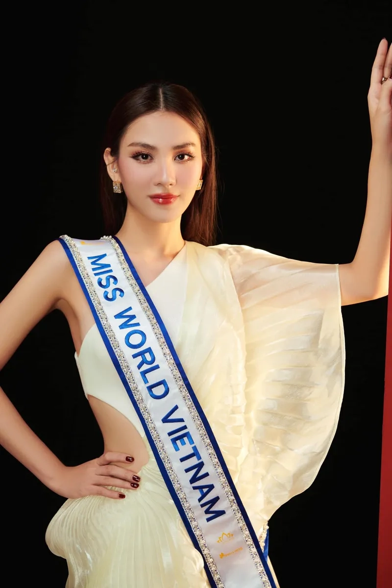 Mai Phương là hoa hậu gì? Khám phá hành trình của nàng hậu