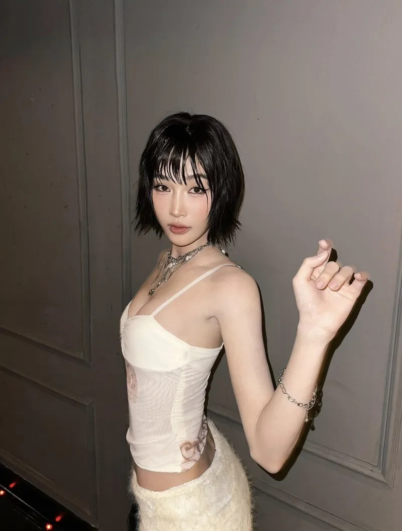 Lời bài hát Juky San Thở trong ảnh lyric sâu lắng