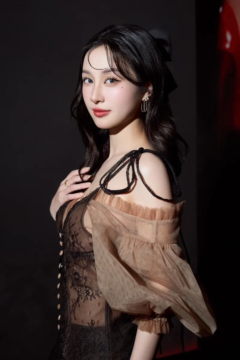 Jun Vũ chiều cao ấn tượng qua ảnh dáng chuẩn