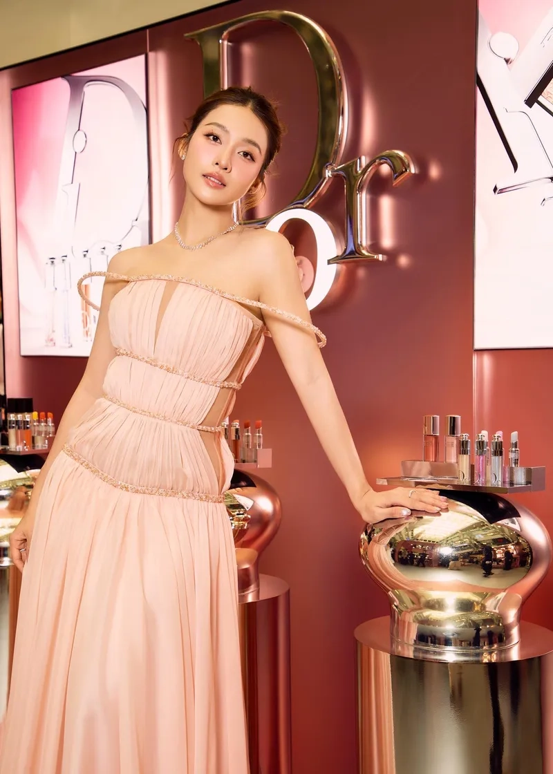 Khả Ngân sinh năm bao nhiêu tuổi trẻ nhưng đầy triển vọng
