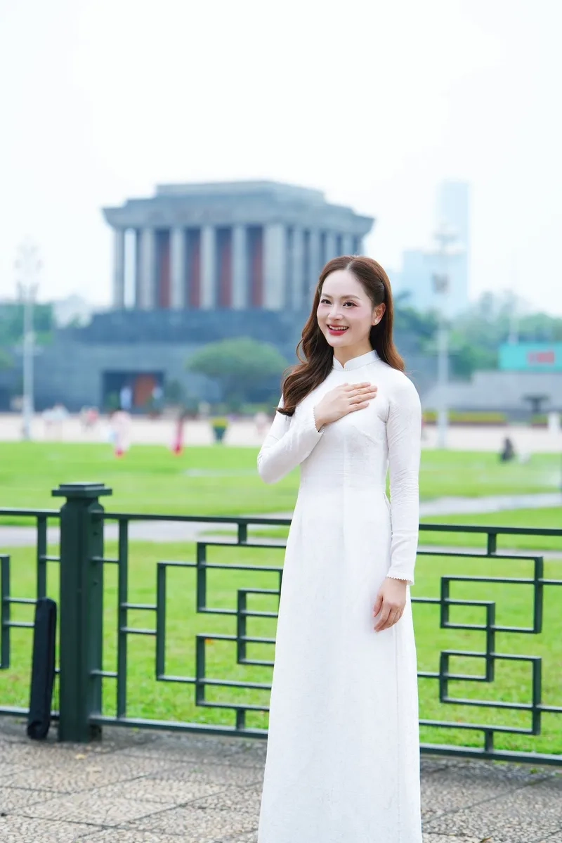 Lan Phương học vấn ấn tượng với hai bằng đại học