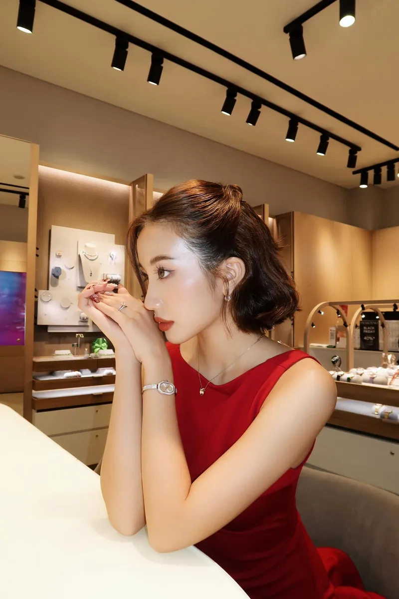 Lê Thị Khánh Huyền bao nhiêu tuổi? Tò mò tuổi thật của cô nàng
