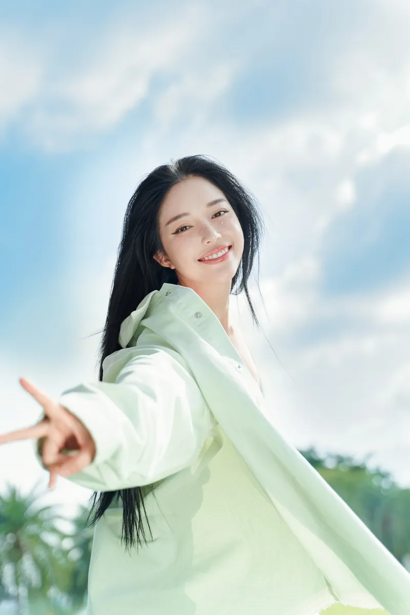 Xem Linh Ngọc Đàm livestream để cười nghiêng ngả