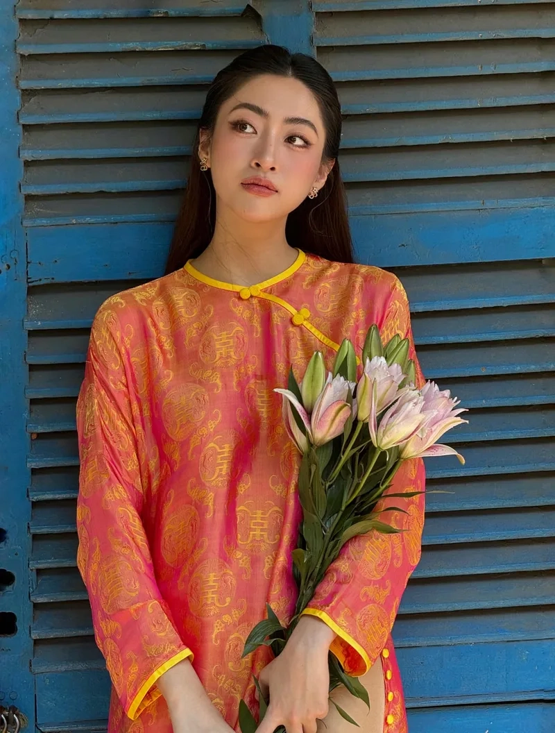 Hoa hậu Lương Thuỳ Linh phong cách thanh lịch