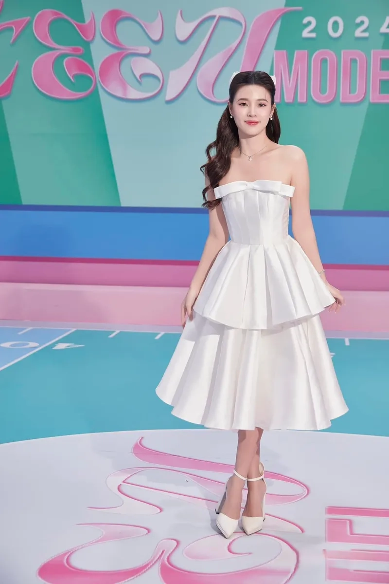 Tiểu sử Midu từ hot girl đến ngôi sao đa năng của showbiz