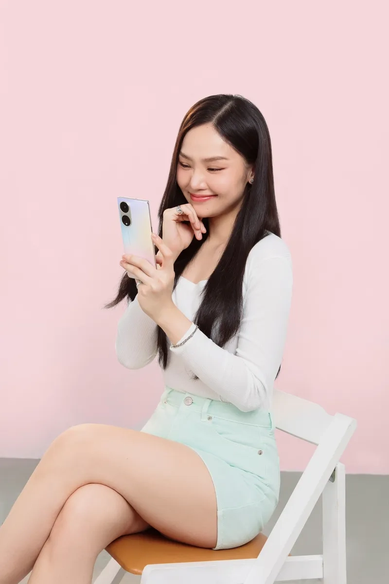 Hát theo lời bài hát Miu Lê em nhớ anh qua ảnh buồn