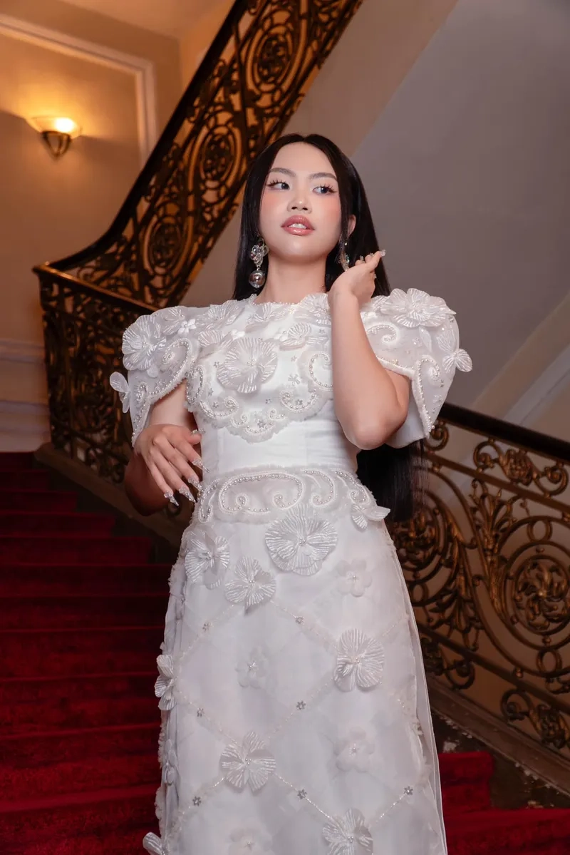 Phương Mỹ Chi năm nay bao nhiêu tuổi vẫn trẻ trung rạng ngời