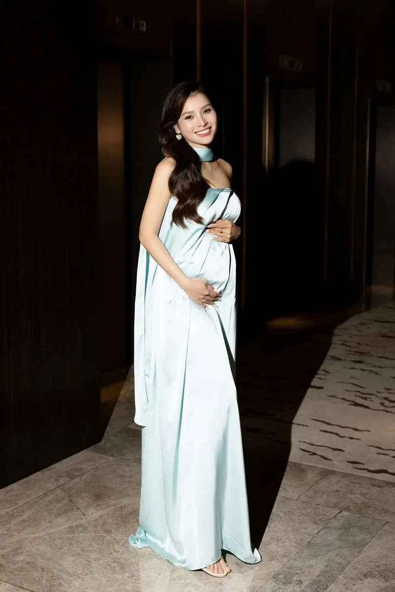 Đánh giá mỹ phẩm Phương Trinh Jolie qua hình ảnh lung linh