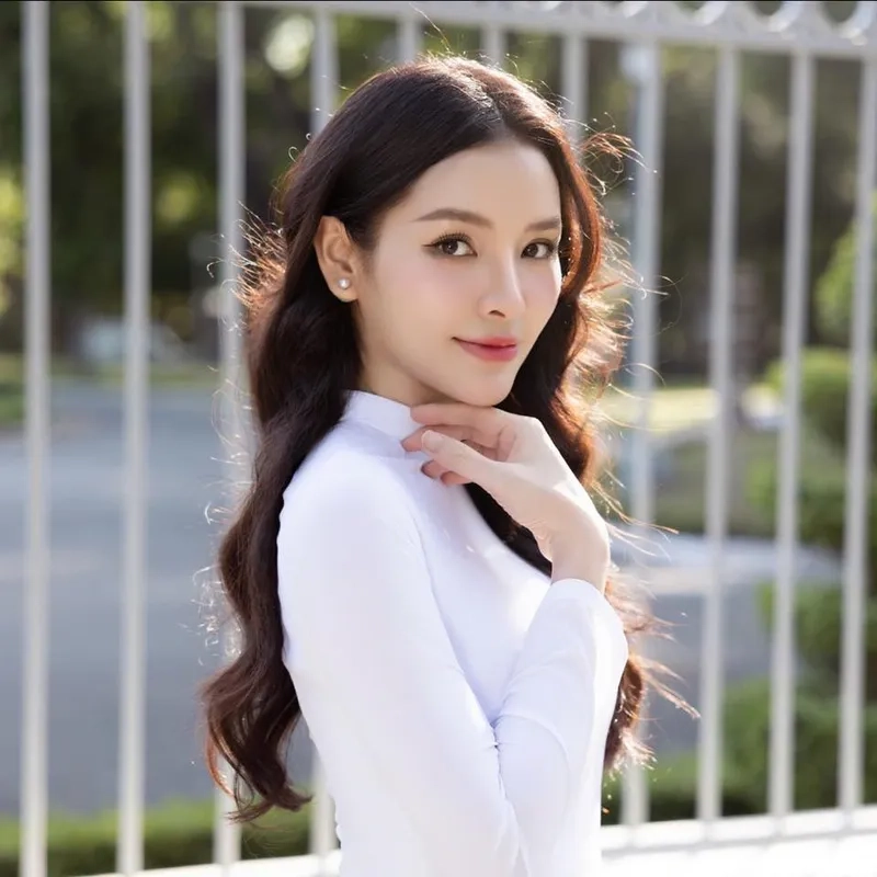 Tìm hiểu Phương Trinh Jolie sinh năm mấy qua ảnh nổi bật