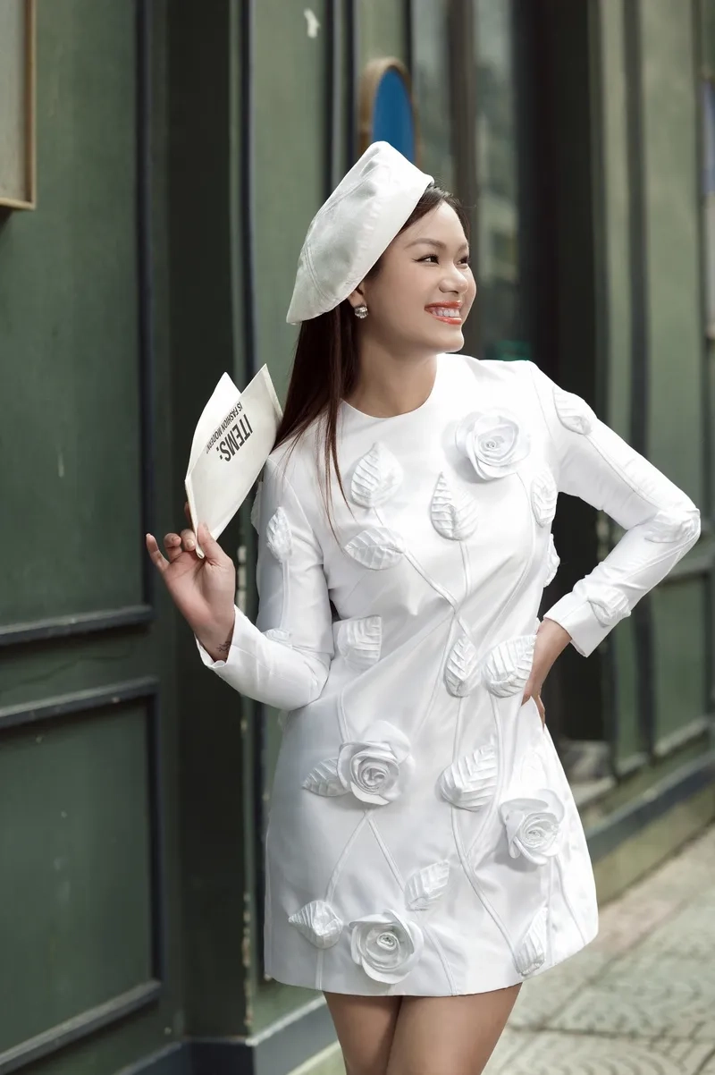 Phương Vy Lúc Mới Yêu lyrics và câu chuyện tình yêu lãng mạn