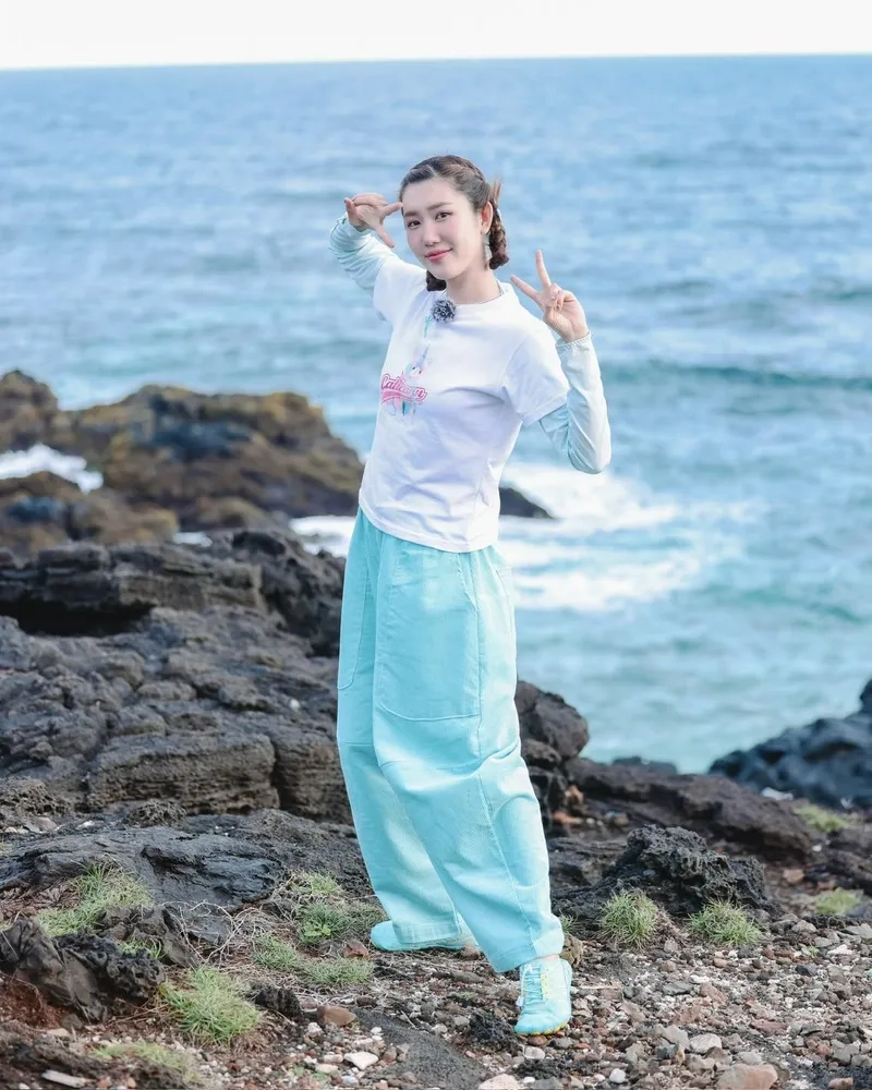 Thuý Ngân Instagram với những bức ảnh đẹp mê hồn của Á hậu