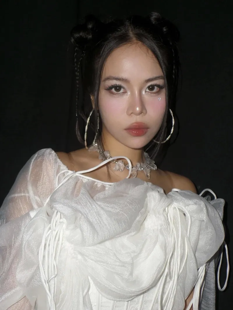 Nếu lúc đó Tlinh lyrics chạm đến từng cung bậc cảm xúc