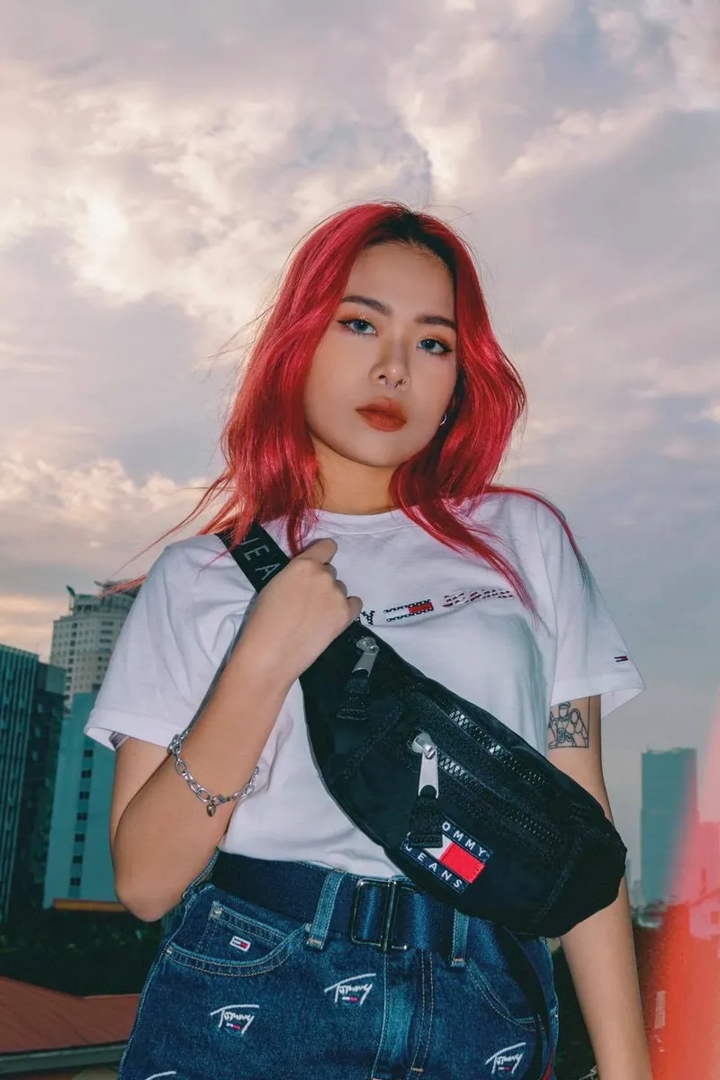 Khám phá hành trình Tlinh học trường nào từ học đường đến sân khấu