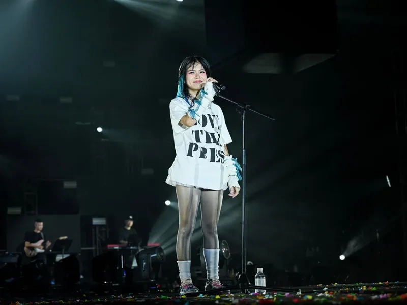 Tlinh Dâu Tằm lyrics với giai điệu ngọt ngào và sâu lắng