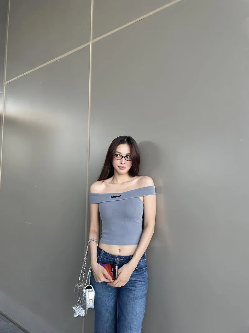 Trần Tiểu Vy anh trai say hi khoảnh khắc gia đình