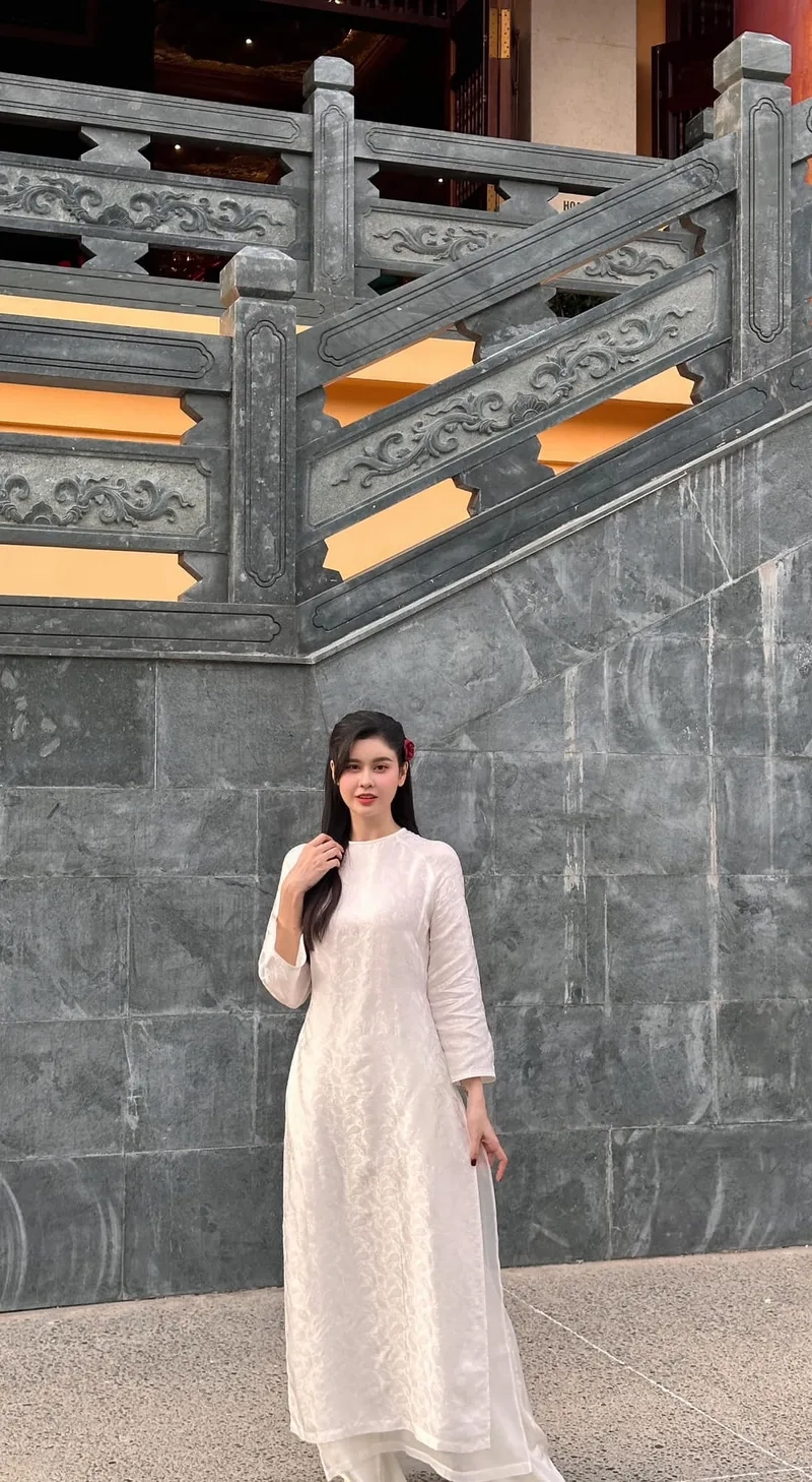 Khám phá các bài hát trong Trương Quỳnh Anh từ Đơn Côi đến Bơ Vơ
