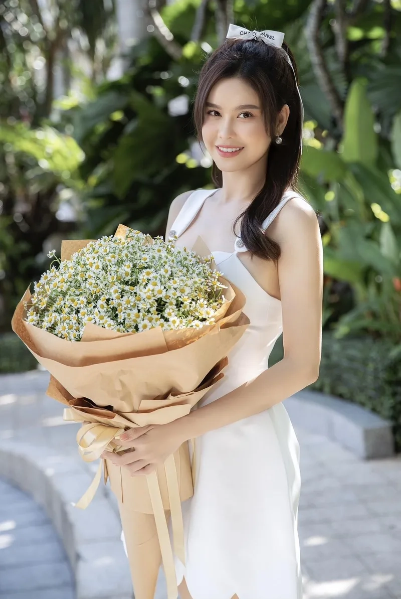 Xem Trương Quỳnh Anh live với màn trình diễn đầy năng lượng