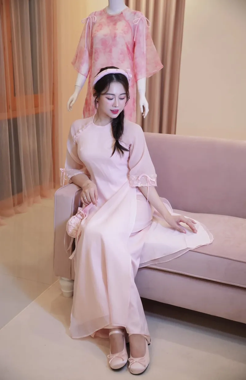 Tiktoker Việt Phương Thoa nổi tiếng qua ảnh clip hài