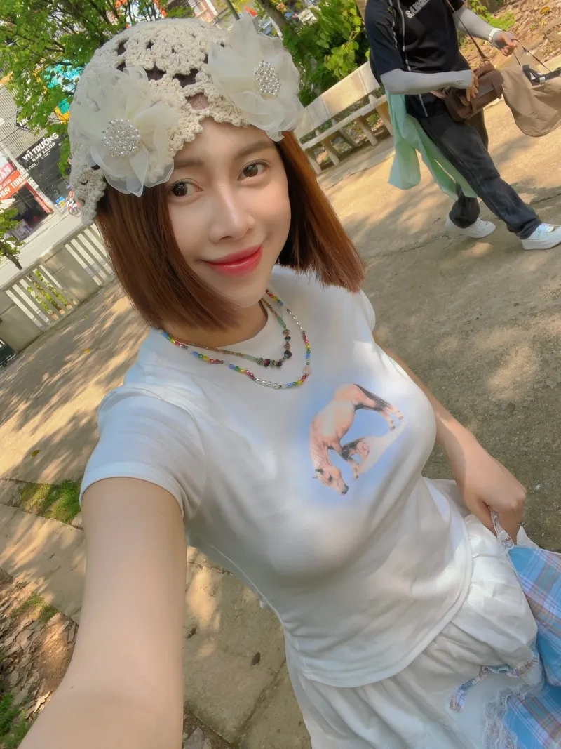 Việt Phương Thoa cao một mét bao nhiêu qua ảnh vóc dáng