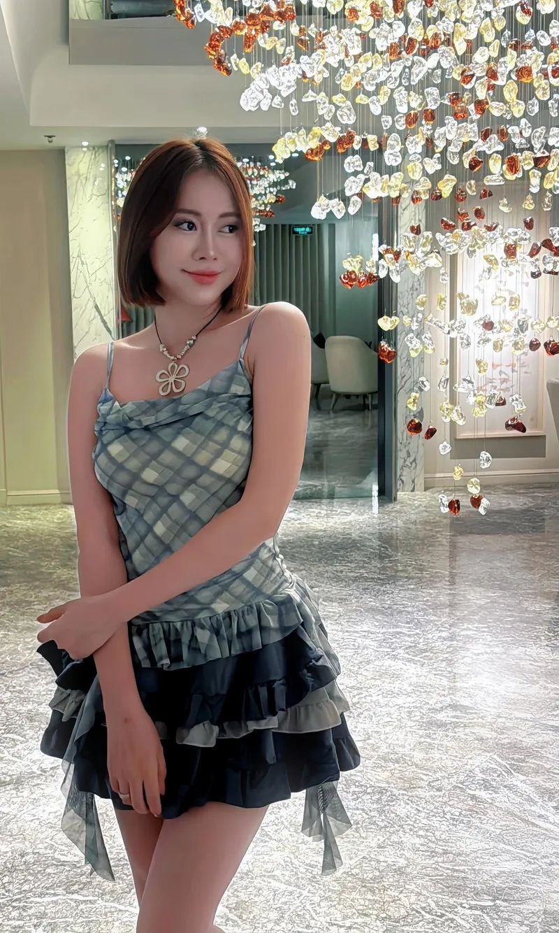 Việt Phương Thoa hài qua ảnh clip TikTok cười bể bụng