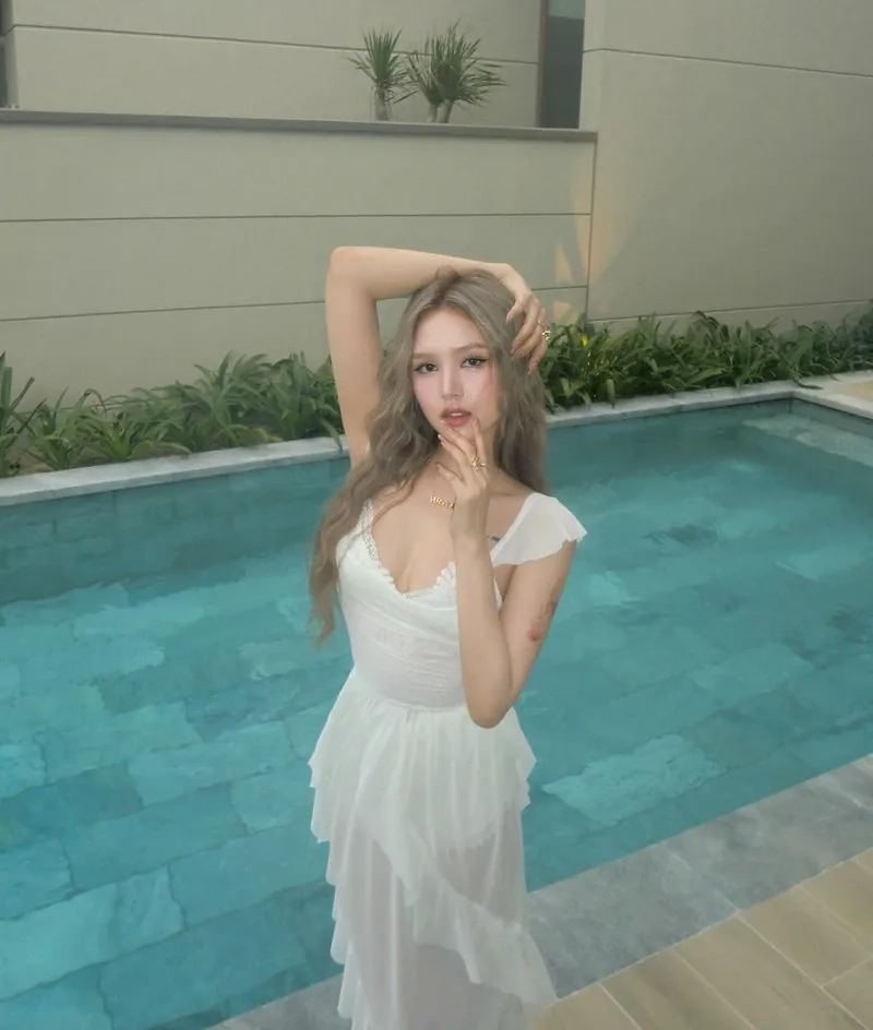 Xoài Non Phạm Trang và hành trình chinh phục showbiz