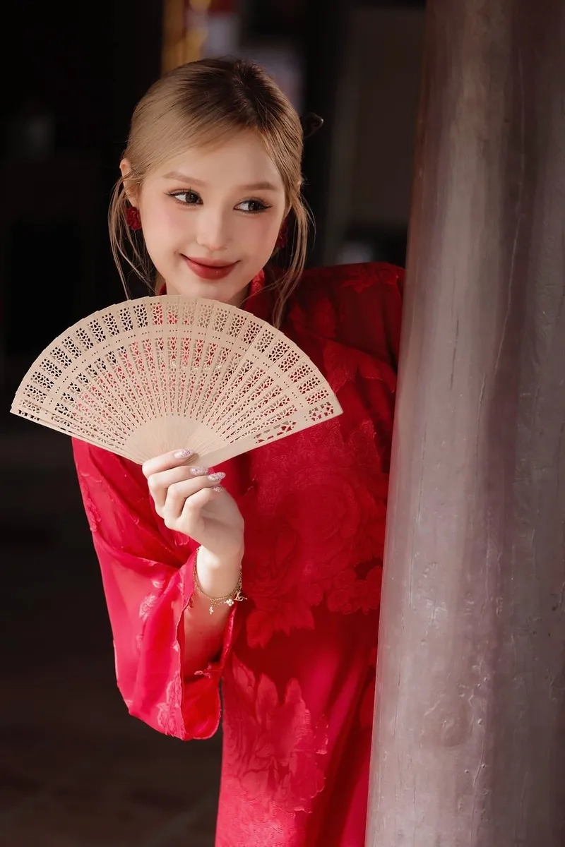 Diễn viên Xoài Non và tài năng đa dạng trong showbiz