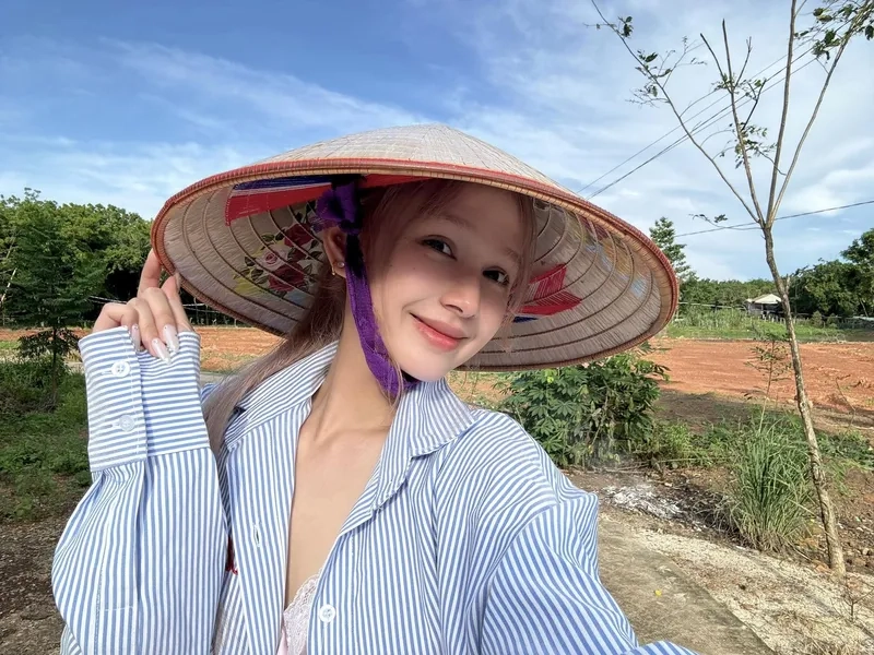 Trang Phạm Xoài Non với phong cách thời trang nổi bật