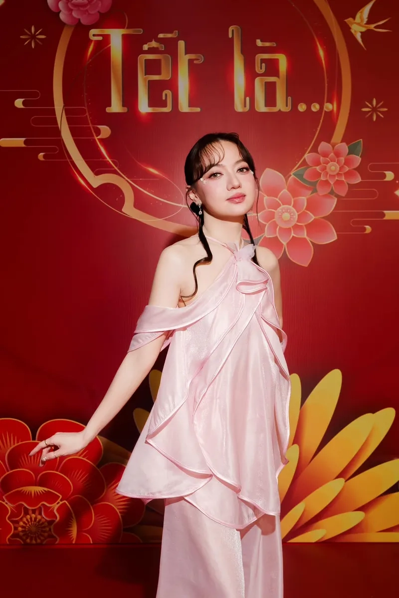 Bé Xuân Nghi bây giờ đã thay đổi như thế nào cùng khám phá