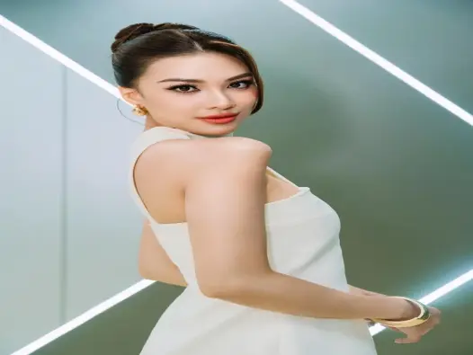 Tận hưởng vẻ đẹp sang trọng trong ảnh Nguyễn Huỳnh Kim Duyên