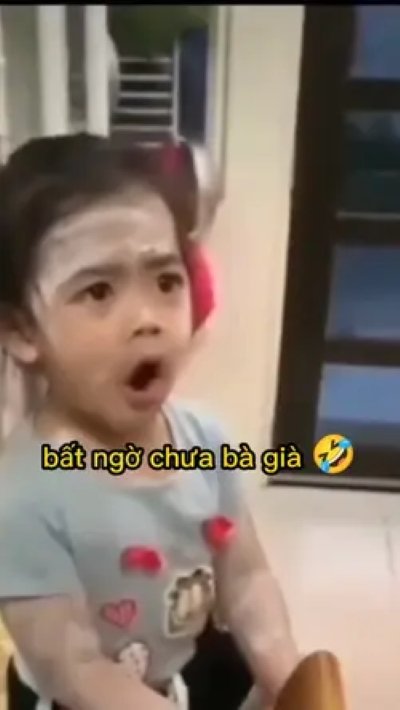 Meme bất ngờ chưa bà già 5