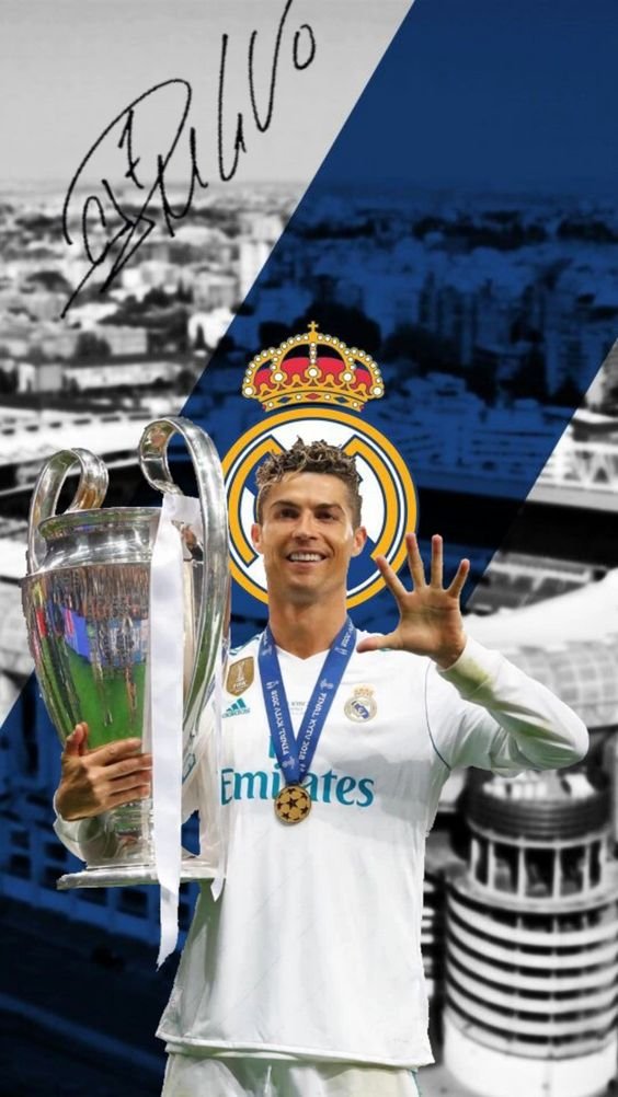 ảnh Ronaldo cầm cúp 3